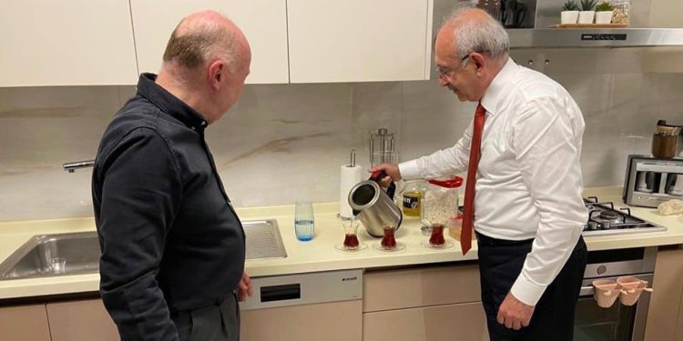 Kılıçdaroğlu 'mütedeyyin kadınlara' seslendi: Tüm haklarınızı 3-5 oya sattılar,  Bay Kemal asla kazanımlara dokunmaz!