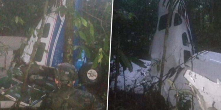 Kolombiya'da düşen uçakta 'kazazede' belirsizliği: Devlet Başkanı 'çocuklar bulundu' dedi, bakanlık teyit etmedi