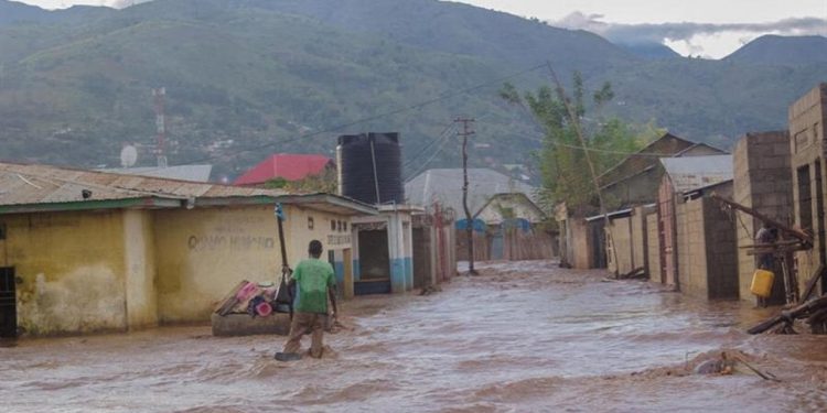 Kongo Demokratik Cumhuriyeti'ndeki sellerde en az 200 kişi öldü