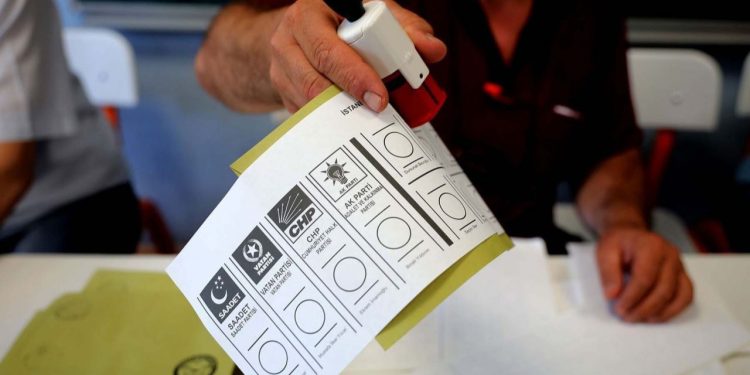 Korkut Boratav'dan 15 Mayıs için iki senaryo: Mevcut politikaların sürdürülmesi mümkün değil