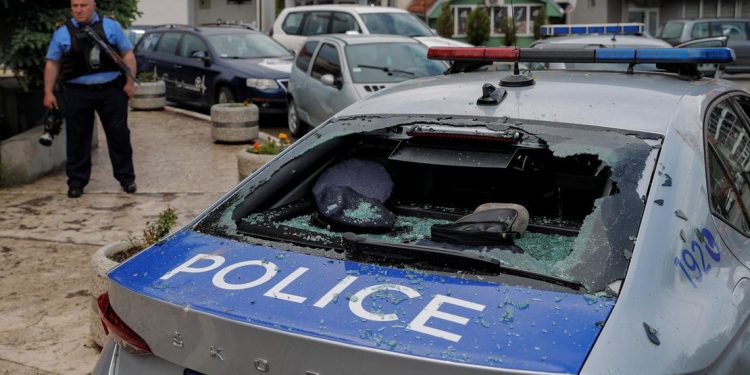 Kosova’da etnik gerilim yeniden tırmanıyor