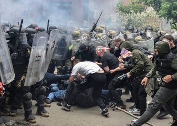 Kosova'nın kuzeyinde etnik gerilim: 30'dan fazla NATO askeri ve 50'den fazla Kosovalı Sırp yaralandı