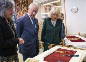 Kral Charles, taç giyme töreninde kullanılmış tahta oturacak