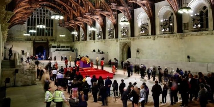 Kraliçe 2. Elizabeth'in cenaze töreni için harcanan tutar açıklandı