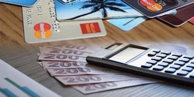 Kredi kartlarının toplam borcu 670 milyar liraya yükseldi