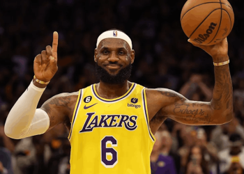 LeBron James'ten emeklilik sinyali