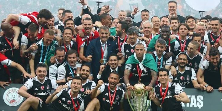 Ligden çekilen takımların maçları geçersiz sayılsaydı şampiyon bizdik, bu yüzden şampiyonluk kutlaması yapacağız