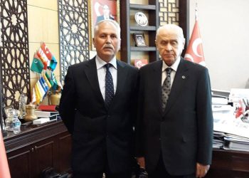 MHP’li başkan, mükerrer oy kullanırken yakalandı!