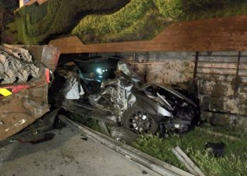 Makas atan sürücü dört yol işçisini öldürdü