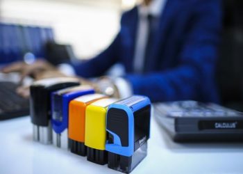 Memur-Sen, memurlarla işçiler arasındaki gelir makasının yılbaşı itibarıyla açıldığını bildirerek zaman kaybedilmeden ve temmuz beklenmeden seyyanen zam yapılmasını talep etti.