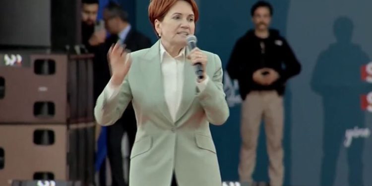 Meral Akşener, Ali Yeşildağ’ın 1 milyar dolarlık vurgun iddiasını sordu; meydan ‘Hırsız Tayyip’ sloganlarıyla inledi