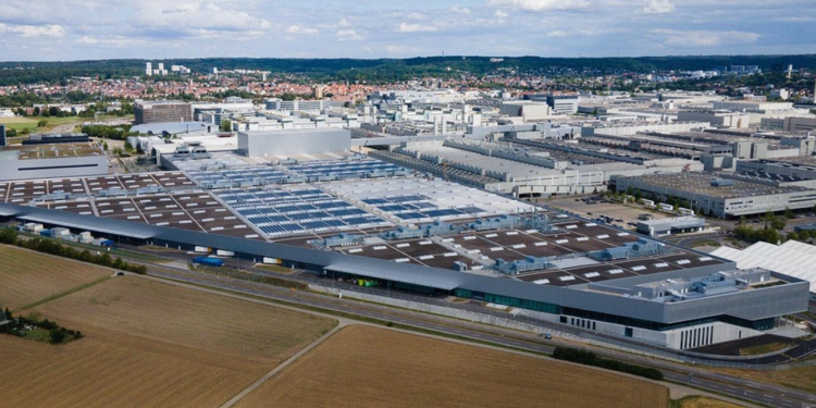 Mercedes fabrikasında silahlı saldırı