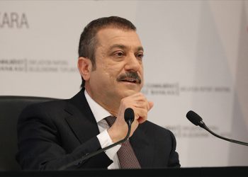 Türkiye Cumhuriyet Merkez Bankası (TCMB) Başkanı Şahap Kavcıoğlu, "Hiç bir yerden para aramaya gerek yok, 2030'a kadar en az 500 milyar doların üzerinde yatırımlardan Türkiye bütçesine girecek, cari dengesini sağlayacak para var, bunlar hayal değil, yapacaklarımız değil, yaptıklarımız, şu an uygulamaya girenler" diye konuştu.