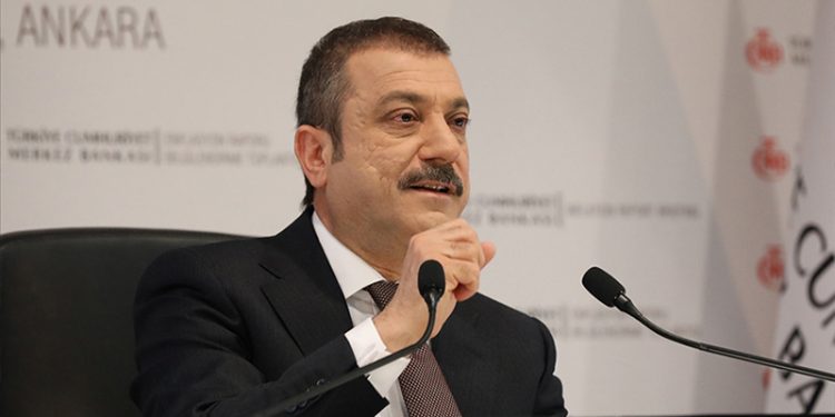 Türkiye Cumhuriyet Merkez Bankası (TCMB) Başkanı Şahap Kavcıoğlu, "Hiç bir yerden para aramaya gerek yok, 2030'a kadar en az 500 milyar doların üzerinde yatırımlardan Türkiye bütçesine girecek, cari dengesini sağlayacak para var, bunlar hayal değil, yapacaklarımız değil, yaptıklarımız, şu an uygulamaya girenler" diye konuştu.