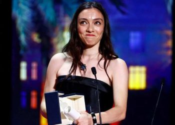 Merve Dizdar Cannes Film Festivali'nde en iyi kadın oyuncu ödülünü aldı