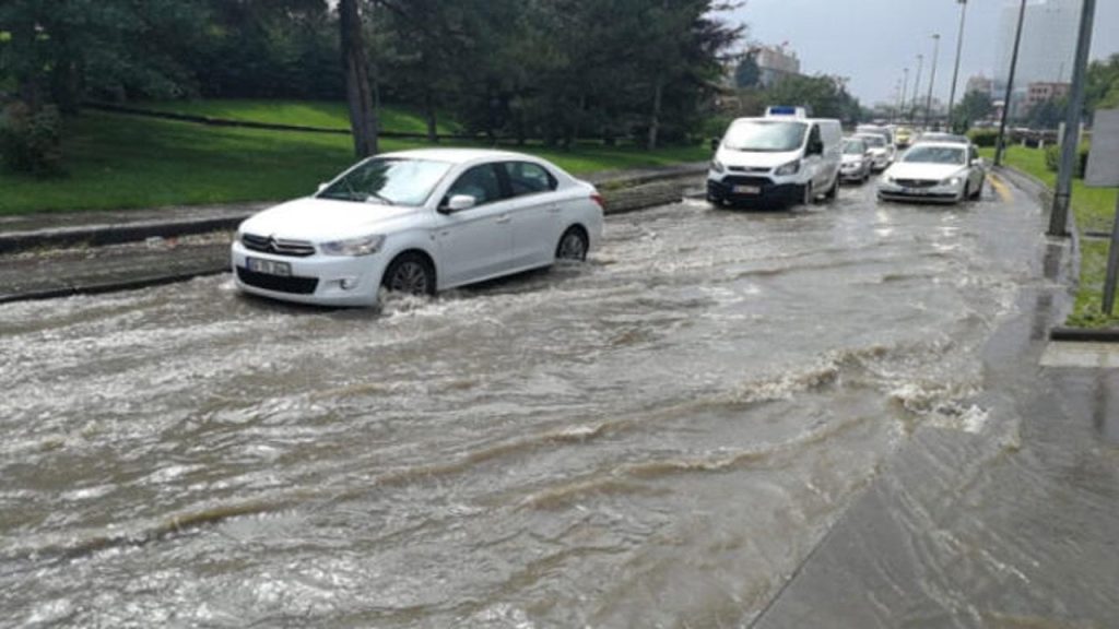 Meteoroloji'den 21 kente turuncu kodlu uyarı: Sel alarmı verildi