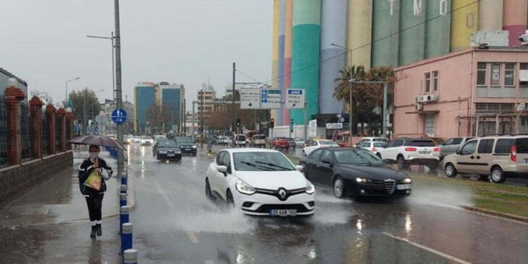 Meteoroloji'den İzmir için uyarı: Seçim günü sağanak yağış bekleniyor