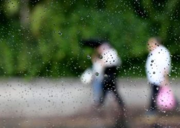 Meteoroloji'den yapılan son hava durumu tahminlerine göre; Marmara, Ege, Batı Akdeniz ve İç Anadolu'nun batısı gök gürültülü sağanak yağışlı olacak.