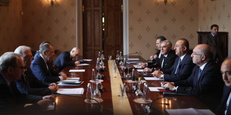 Mevlüt Çavuşoğlu, Rusya Dışişleri Bakanı Sergey Lavrov ile görüştü