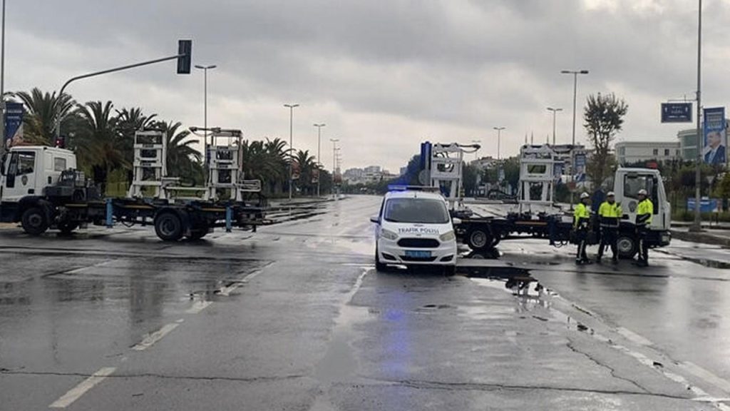 Millet İttifakı mitingi öncesi bazı yollar trafiğe kapatıldı