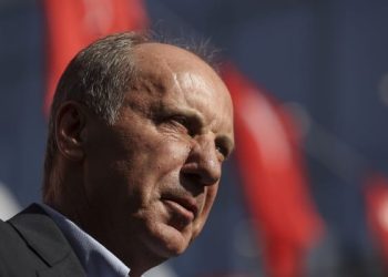 Yüksek Seçim Kurulu (YSK), Memleket Partisi Genel Başkanı Muharrem İnce’nin cumhurbaşkanı adaylığından çekilme talebini kabul etmedi. Çekilmenin ikinci turda olabileceğini belirten YSK, İnce’ye ilk turda verilen oyları geçerli sayacağını da kaydetti.