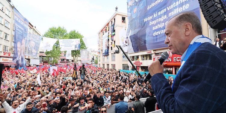 Mümtaz’er Türköne yazdı: Seçimin kaybedeni AKP, ikinci tur hiç kimse için çantada keklik değil