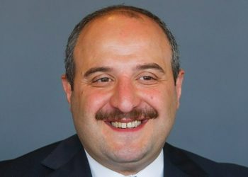 Mustafa Varank, Metin Lokumcu'nun öldürüldüğü olayda Erdoğan'ı masum ilan etti: 'Şimdi 'seçim otobüsleri taşlanıyor' diye konuşanlar...'