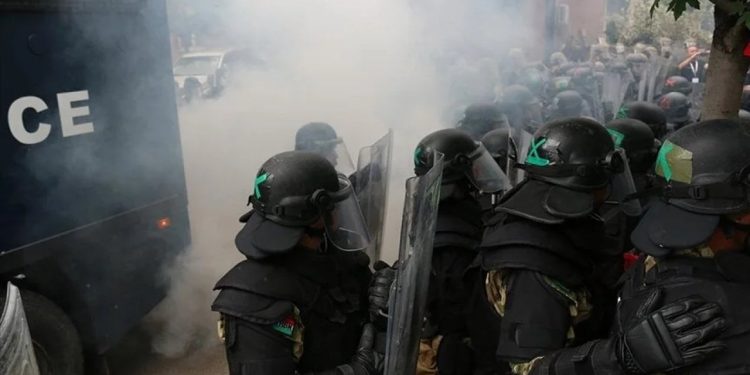 NATO, etnik gerilim nedeniyle Kosova'nın kuzeyine ilave asker gönderiyor