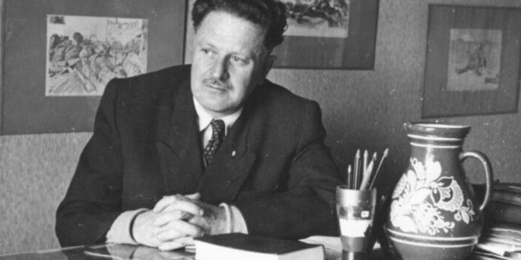 Nâzım Hikmet Dostluk Ödülü'nün sahibi Zeynep Oral oldu