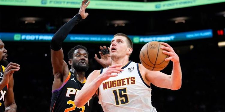 Nikola Jokic "triple double" yaptı, Nuggets, Suns karşısında zorlanmadı