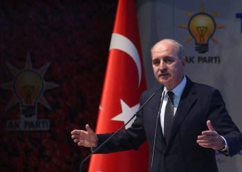 AKP Genel Başkan Vekili Numan Kurtulmuş, İBB Başkanı ve millet ittifakı cumhurbaşkanı adayı Ekrem İmamoğlu’nun Erzurum mitingine yapılan saldırıyla ilgili “O taş İmamoğlu’na değil AK Parti’ye atılmış bir taştır” dedi.