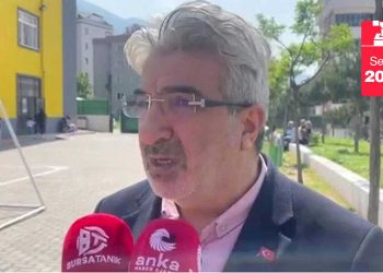 Oy kullanmaya TOGG’la gelen Bakan Varank’a tepki