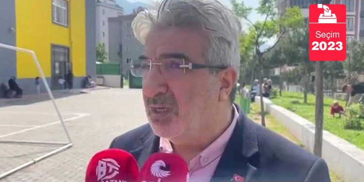 Oy kullanmaya TOGG’la gelen Bakan Varank’a tepki