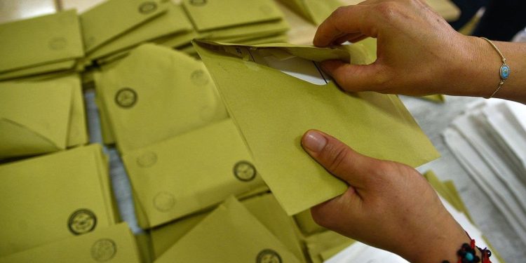 Oy ve Ötesi Derneği: Sandık gönüllüsü sayısı 200 bini aştı