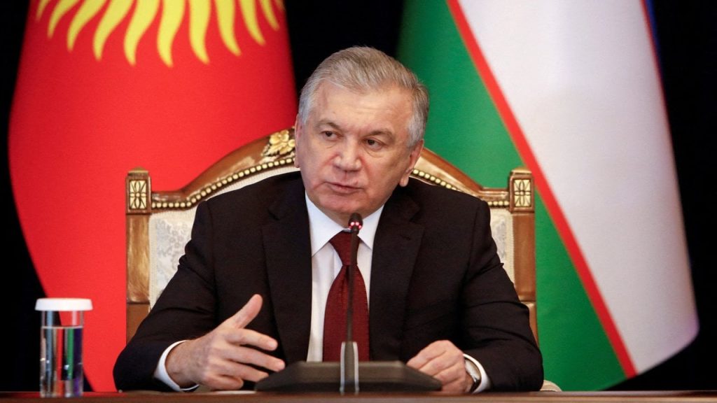 Özbekistan'da anayasa değişikliği: Devlet Başkanı Mirziyoyev 2040'a kadar görevde kalabilecek