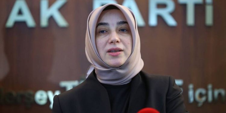 Özlem Zengin, söylemlerini değiştirdi: Yeniden Refah Partisi kadınların aleyhine konuşmuyor