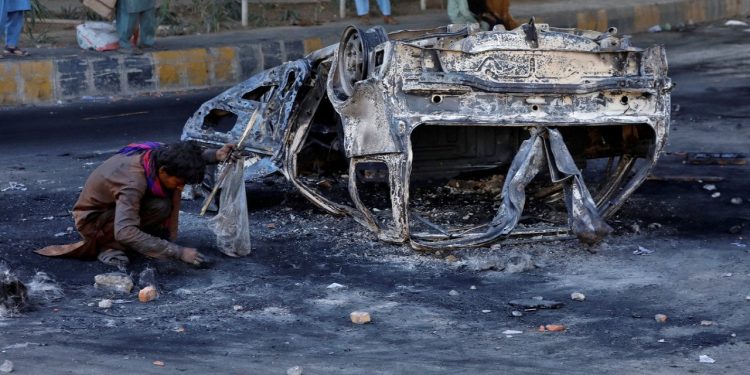 Pakistan'da İmran Han eylemlerinde ölenlerin sayısı dokuza çıktı