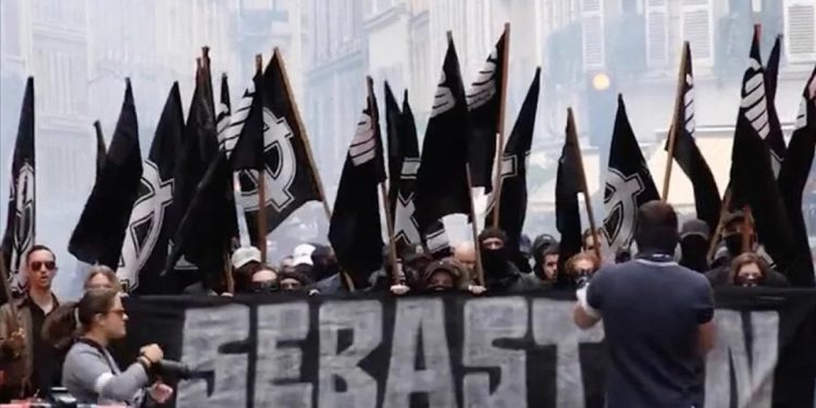 Paris Emniyeti'nden tepki çeken karar: Neo-Nazi yürüyüşüne izin verildi