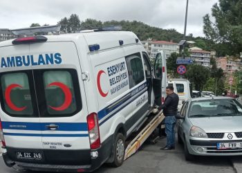 Polis ambulansı bağladı, beli kırık hasta evine gidemedi