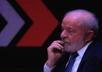 Putin ile savaşı görüşen Lula, Rusya davetini reddetti