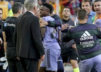 Junior: “Bu ilk defa olmuyor, ikinci ya da üçüncü kez de olmuyor. La Liga'da ırkçılık artık normal hale geldi. Federasyon gibi diğer takımlar da bunun normal olduğunu düşünüyor. Rakipler bunu teşvik ediyor".