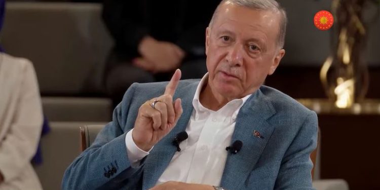 Recep Tayyip Erdoğan, Kızılay’ın çadır satmasına ‘ciddi üzülmüş’