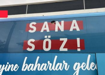 Sakarya'da Kılıçdaroğlu’nun aracına taşlı saldırı