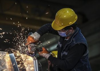 Sanayi üretimi beklentinin altında kaldı