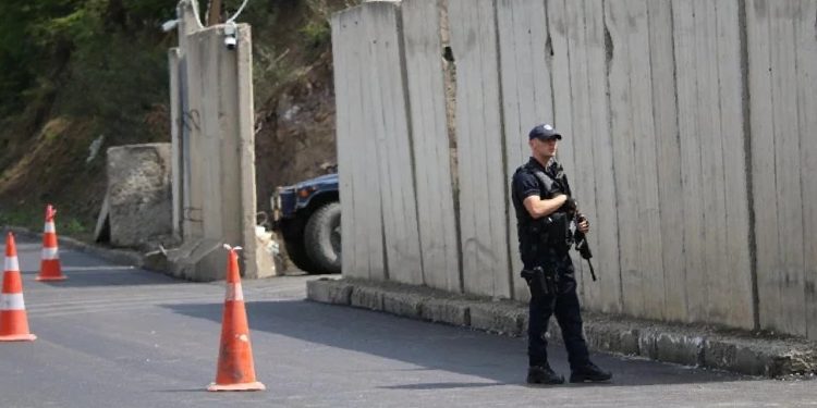 Savaş çanları çalmaya başladı: Kosova'da gerginlik arttı, Sırbistan'da orduya emir verildi!