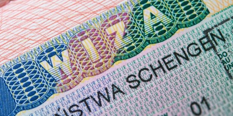 Schengen krizi tur şirketlerini zarara soktu