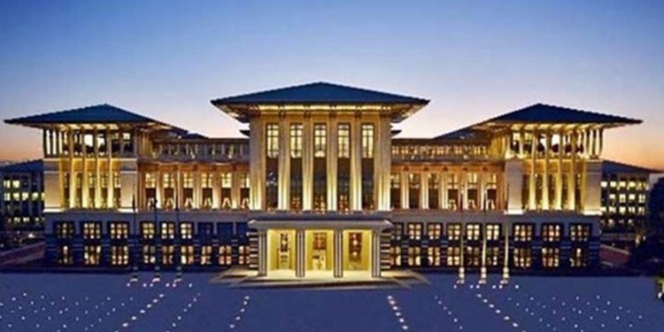 Seçim yapılmadan AKP balkon konuşması organize etti