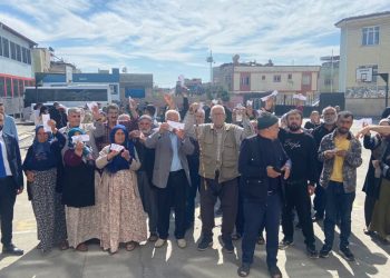 Seçmenleri ‘izinsiz’ sandık görevlisi gösteren Vatan Partisi hakkında suç duyurusu