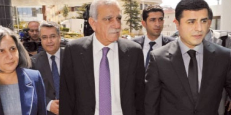 Selahattin Demirtaş'a Ahmet Türk'ten destek