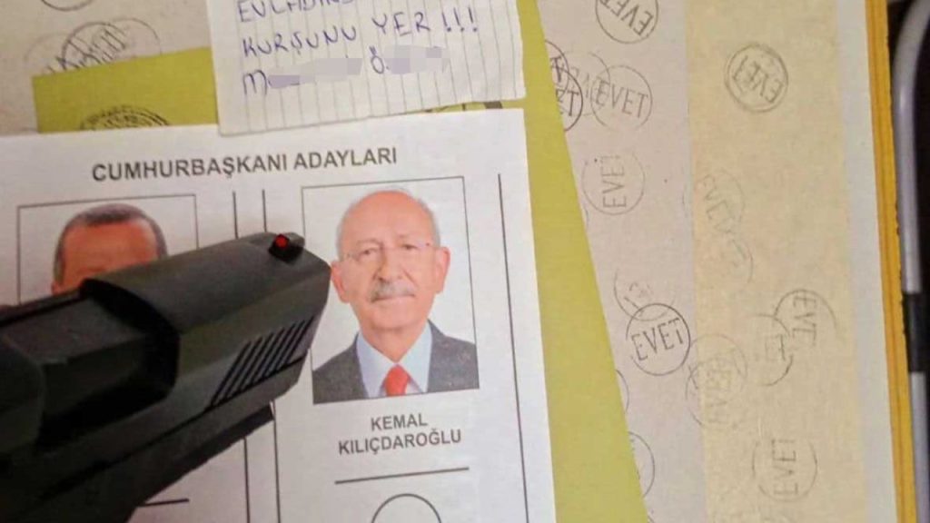 Silahla oy kullanıp, Kılıçdaroğlu'nu tehdit fotoğrafı paylaştı